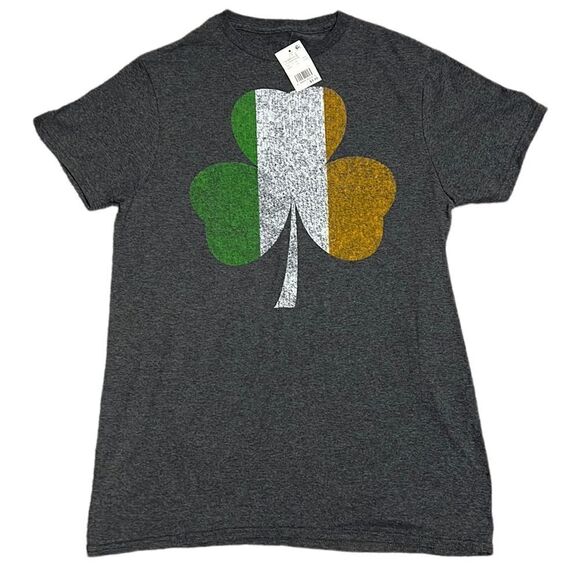 Fifth Sun Tops - Irish T-Shirt Woman's Small 3 Leaf Clover Ireland Gray Short Sleeve NEW